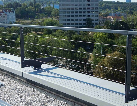 Palmovka Open Park - objekt PP3, kavárna a krček mezi kavárnou a objektem PP3